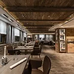 Отель Superior Gourmethotel Yscla 4*