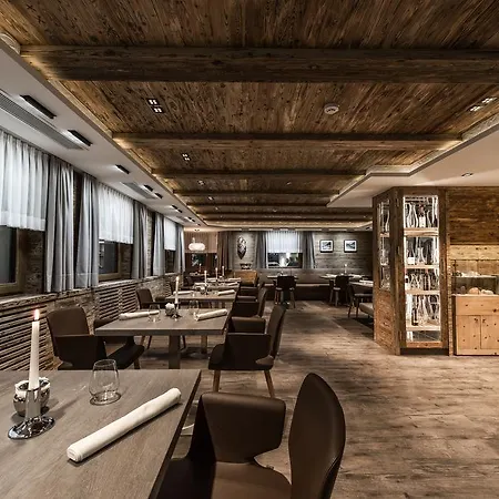 Hotel Superior Gourmethotel Yscla 4*