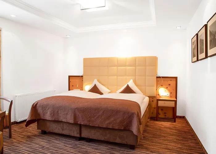 Superior Gourmethotel Yscla מלון אישגל