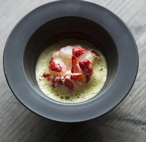 Superior Gourmethotel Yscla מלון